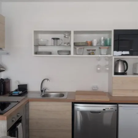 Rce Spring, Summer & Fall Apartment *