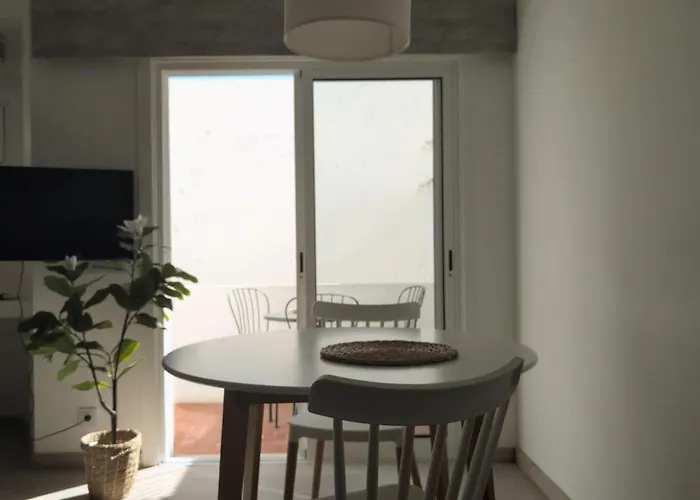 Apartment Spring, Summer & Fall *